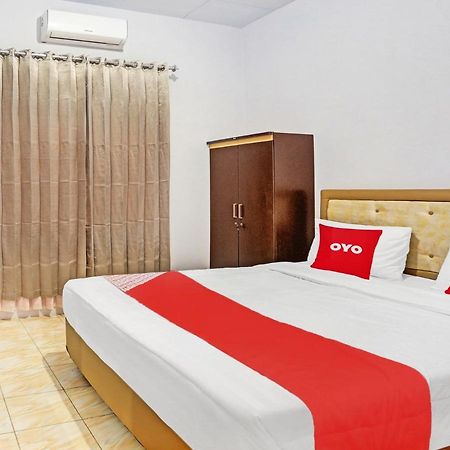Oyo 90344 Wijayanti Hotel Banyuwangi  Exterior photo