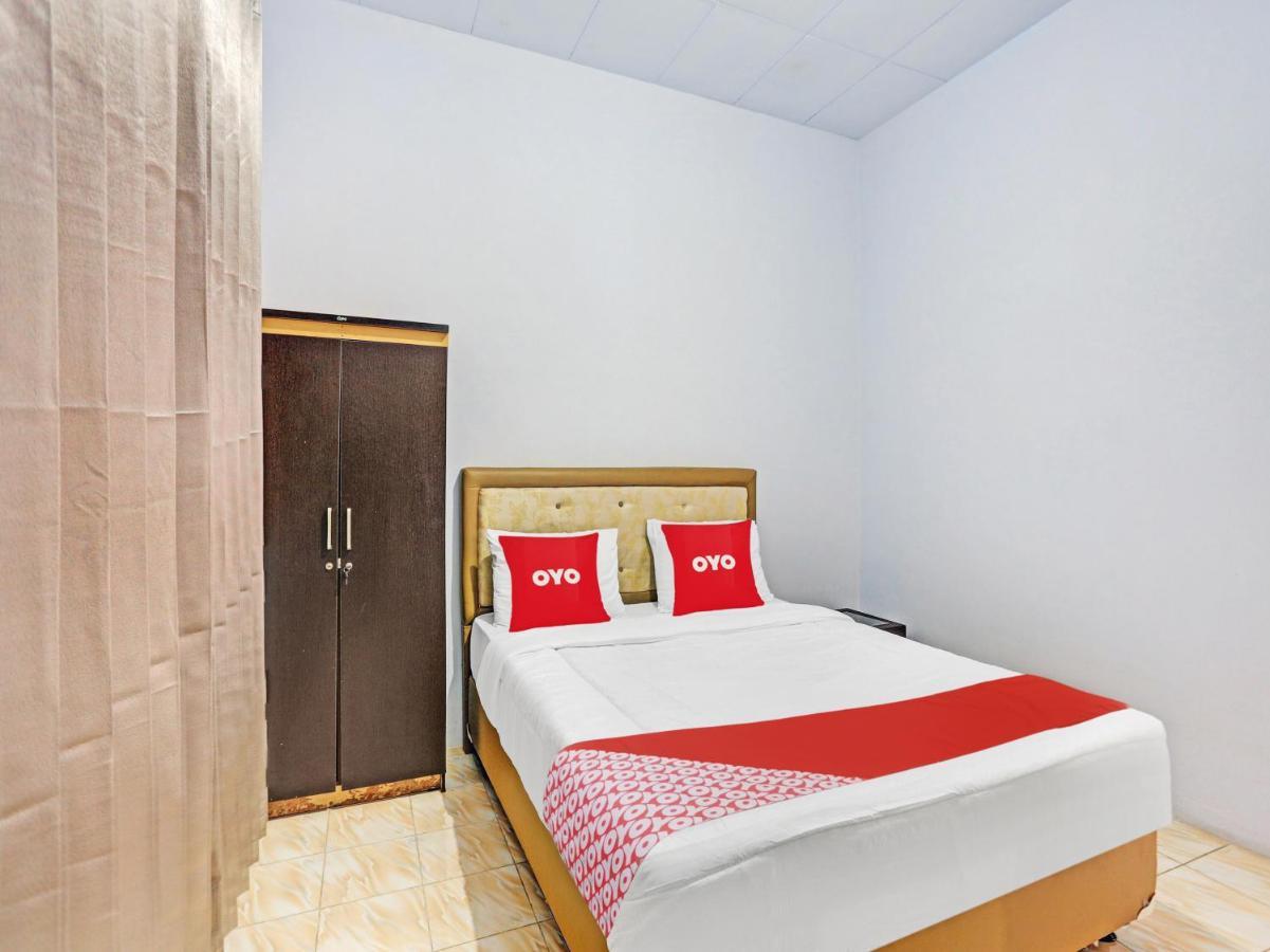 Oyo 90344 Wijayanti Hotel Banyuwangi  Exterior photo